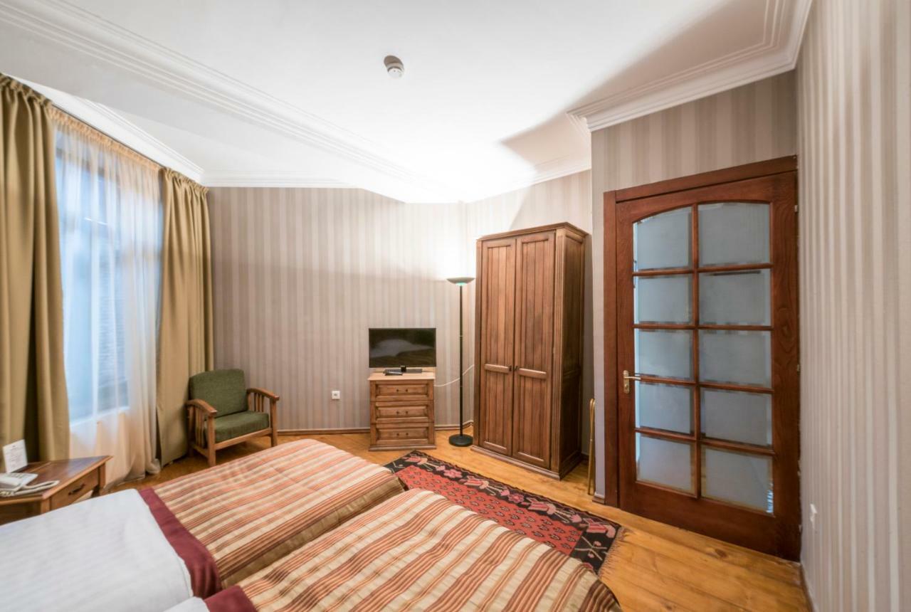 Suite Balcony,1235276606:JPEG