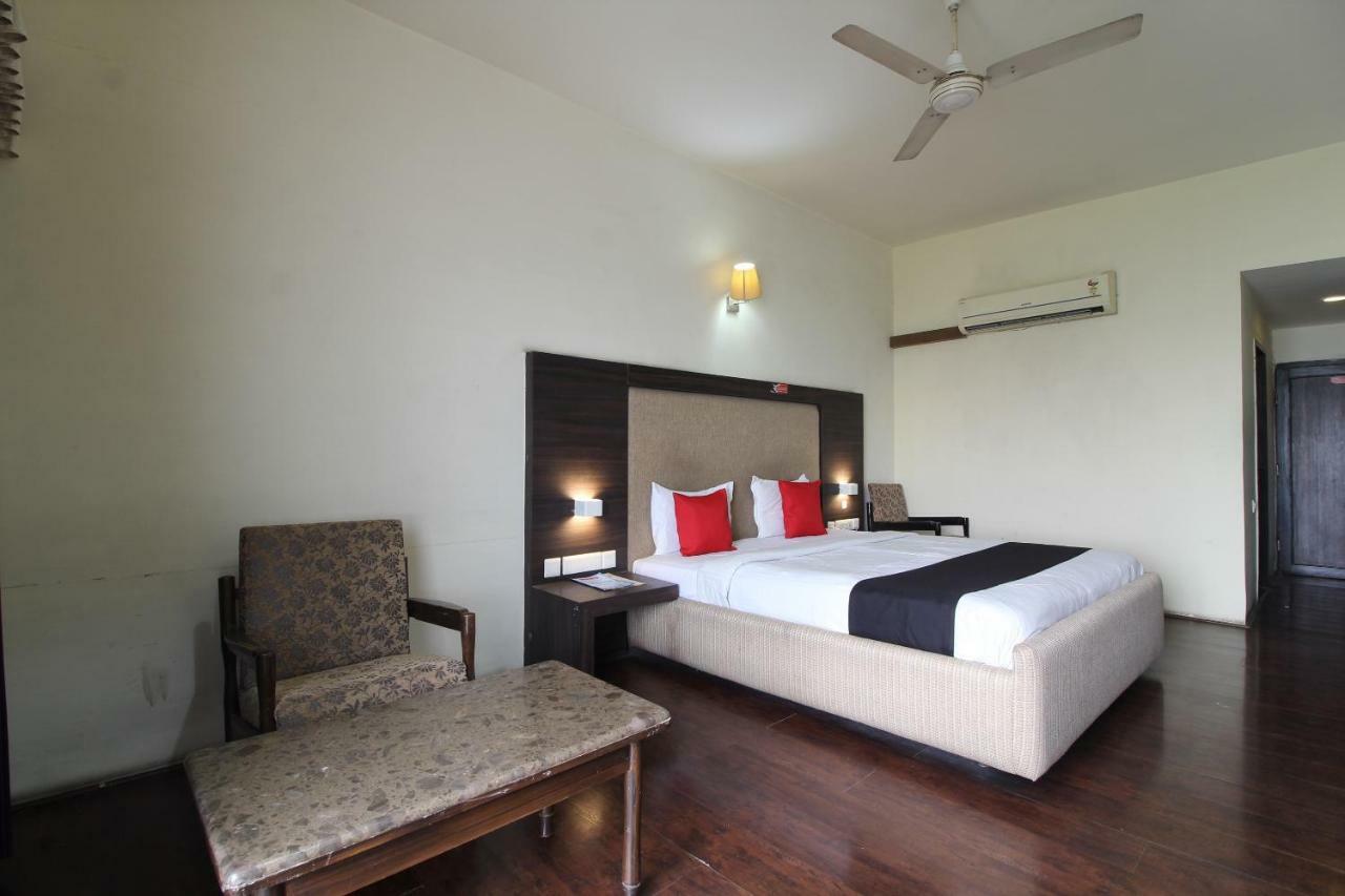 Budget Double Room,802461180:JPEG