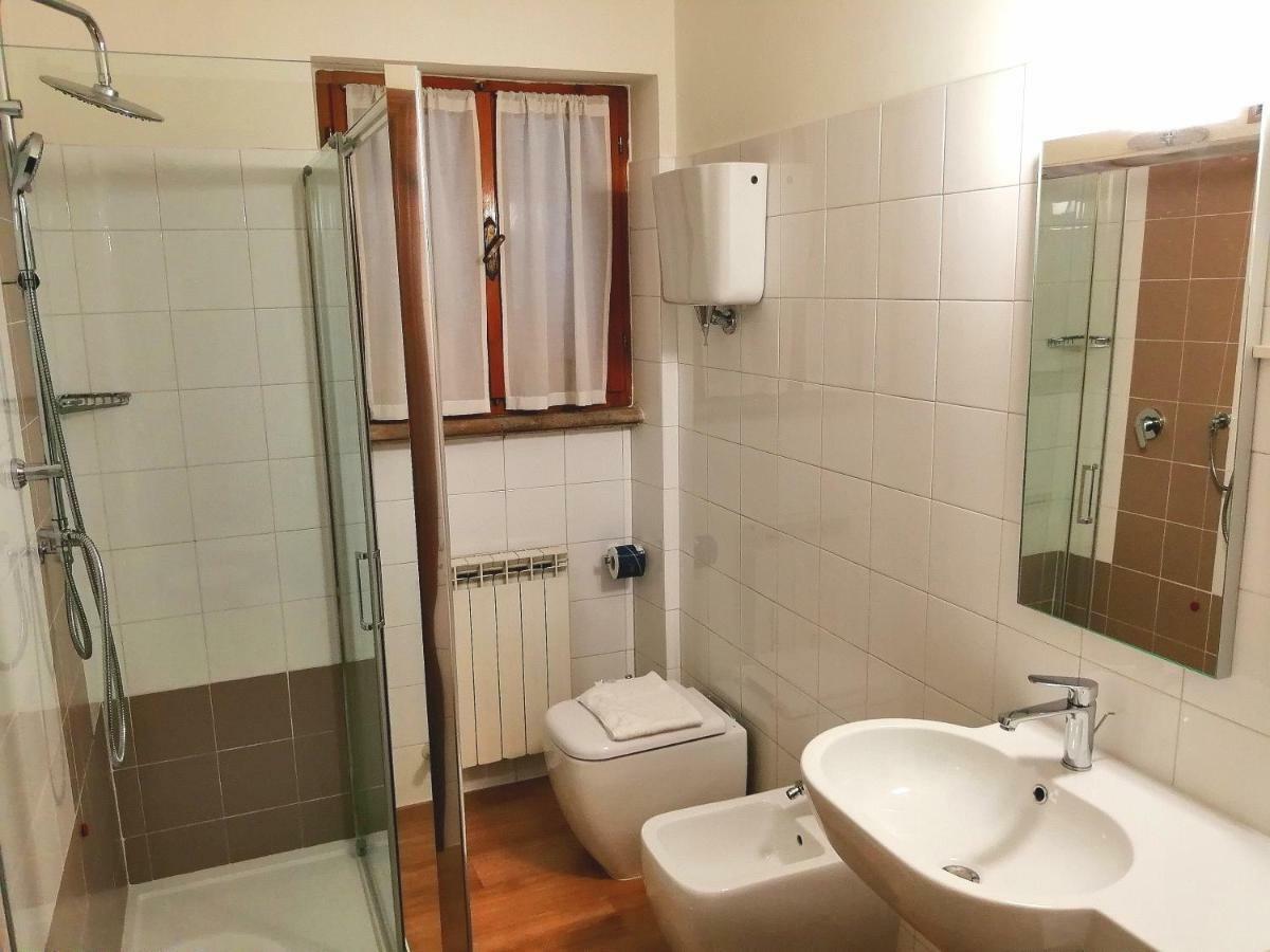 Standard Triple Room,805251483:JPEG