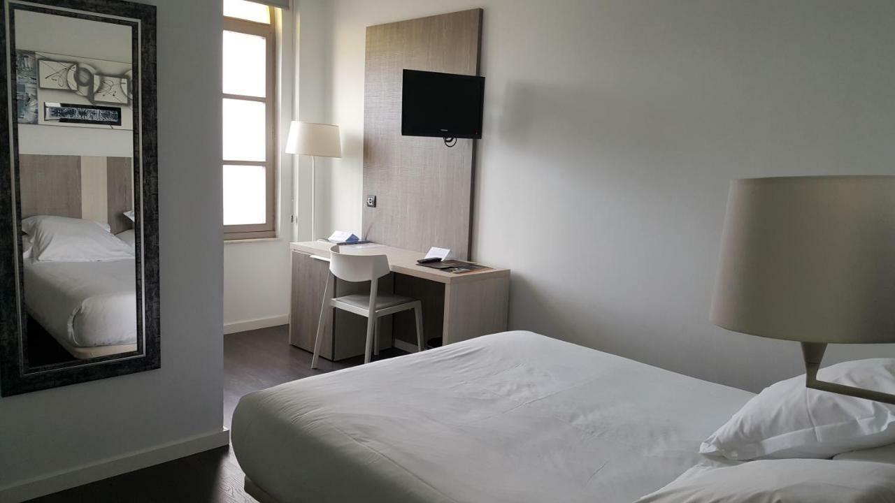 Economy Double Room,139900998:JPEG