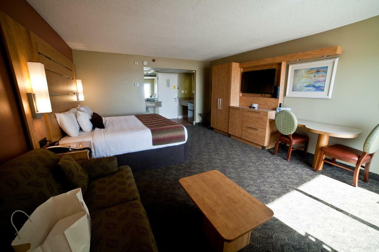 Deluxe King Room Ocean Front View
