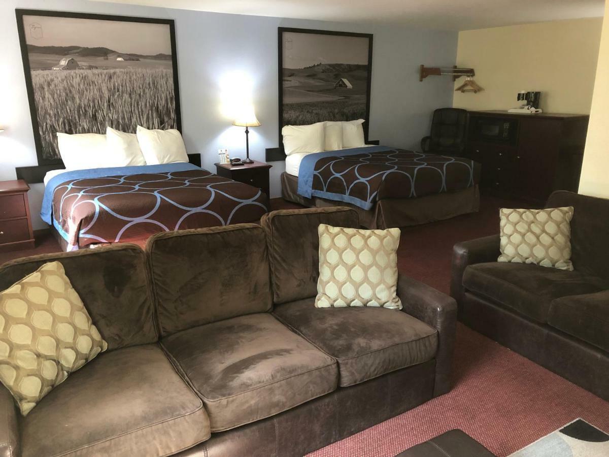 Queen Suite Two Queen Beds Non-Smoking