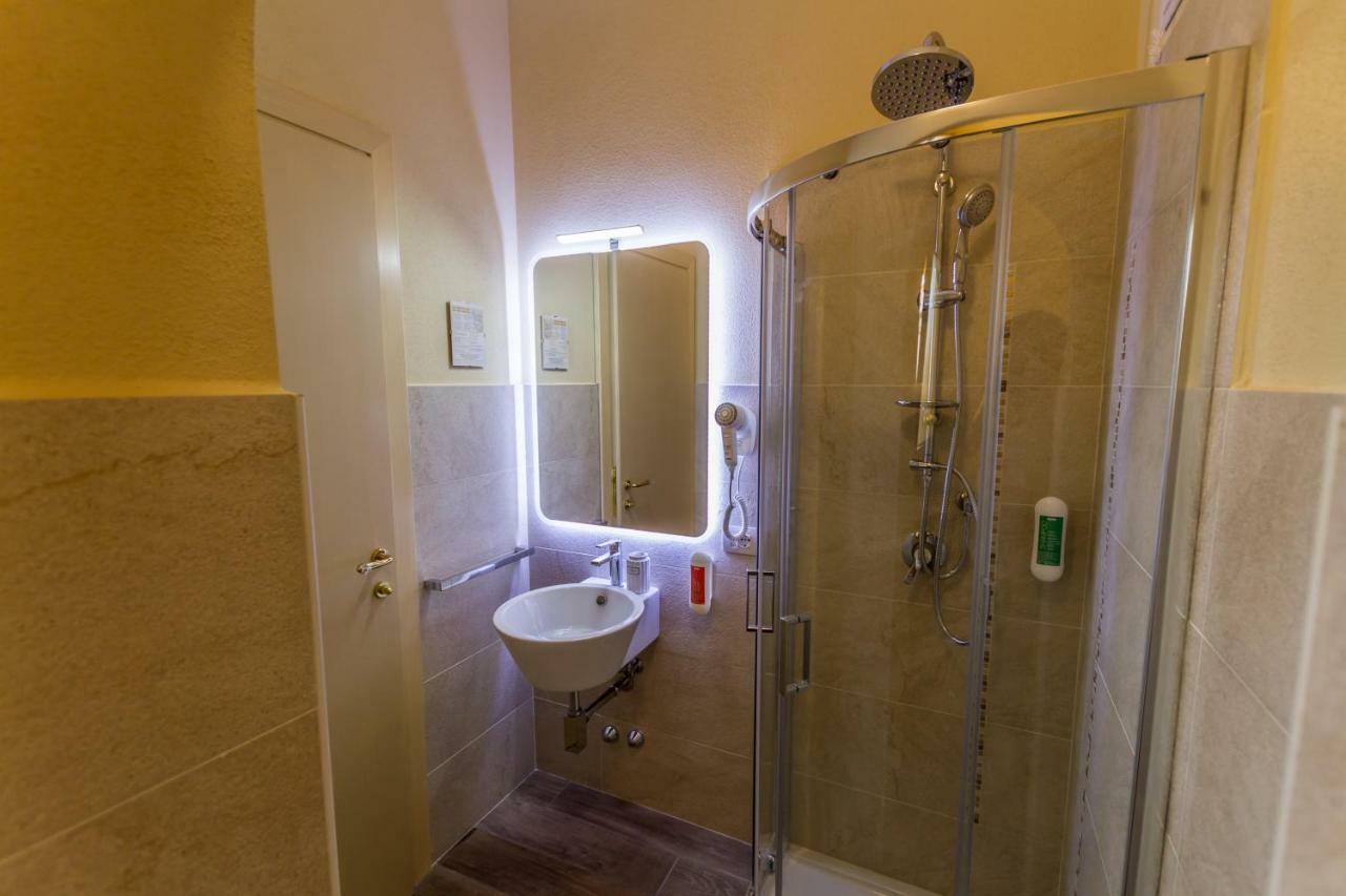 Standard Double or Twin Room,1591491530:JPEG