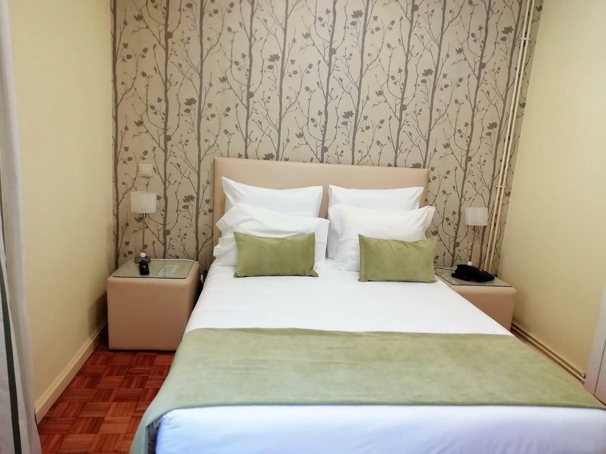 Single Room,805833570:JPEG