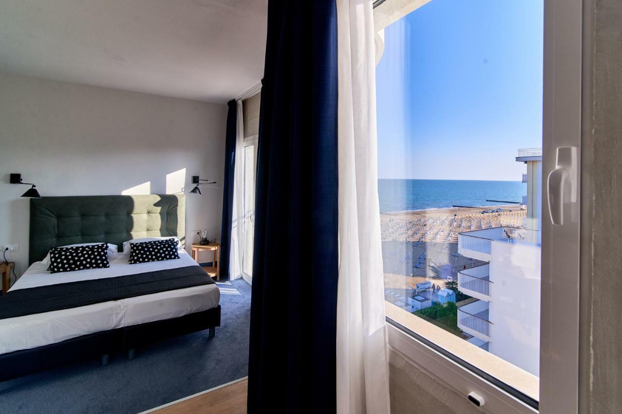Camera Familiare con Vista Mare Laterale