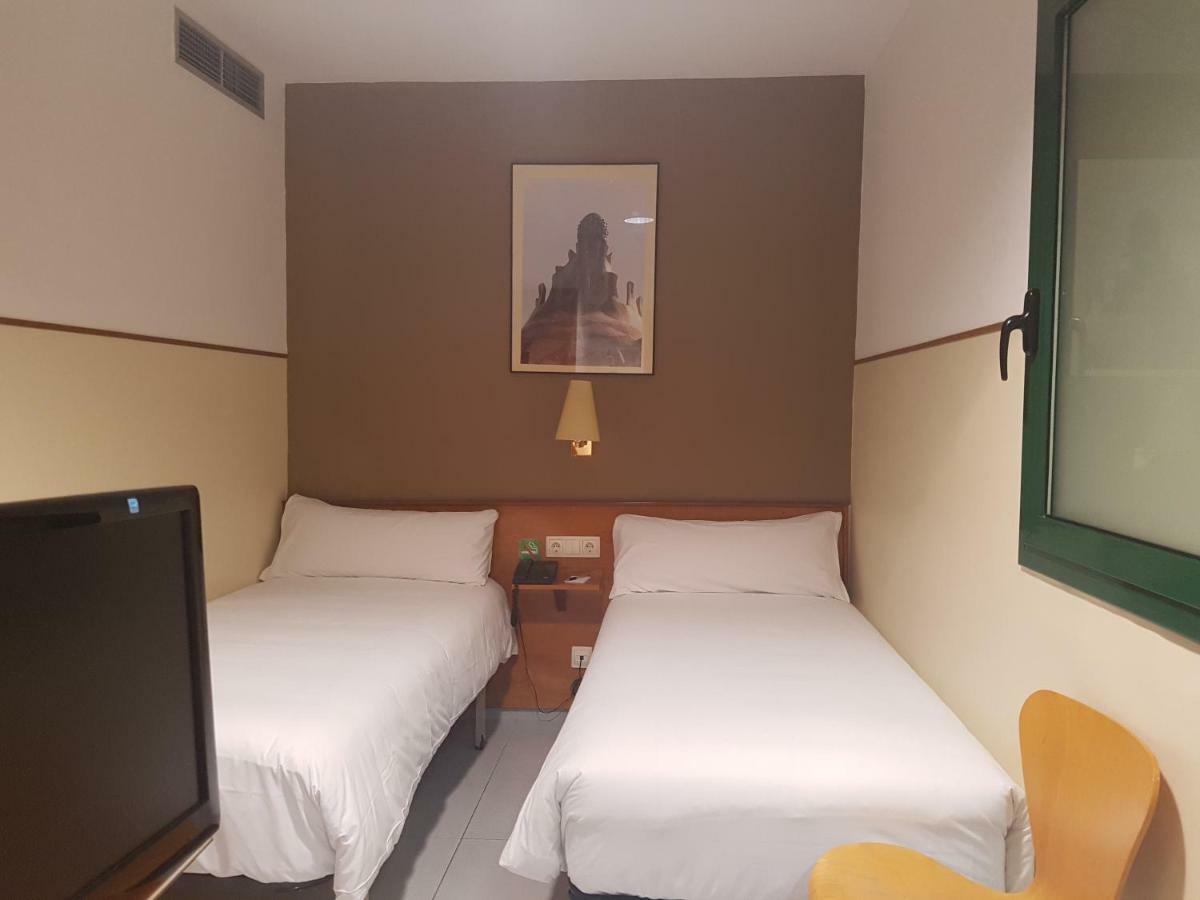 Economy Twin Room,806504706:JPEG