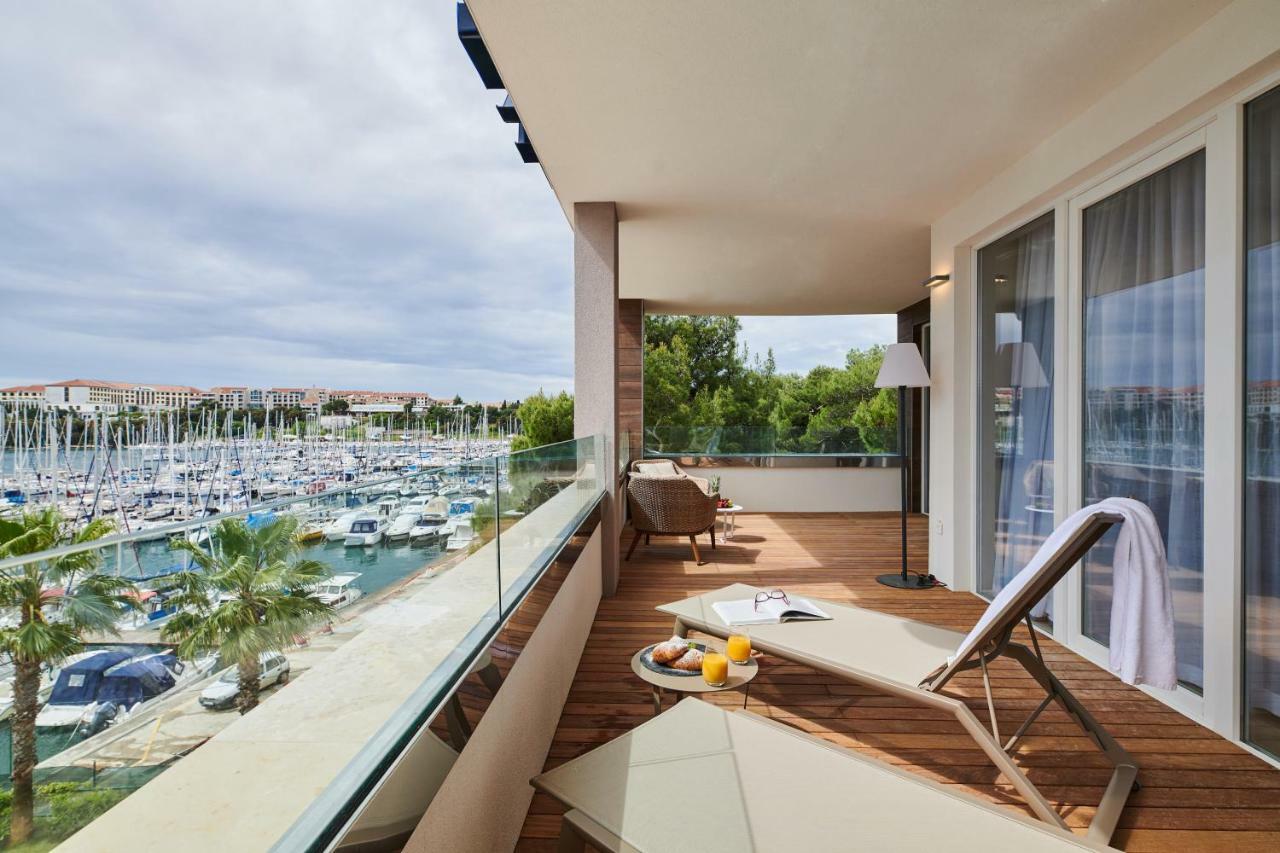 Suite con 1 Camera da Letto, Balcone e Vista Mare
