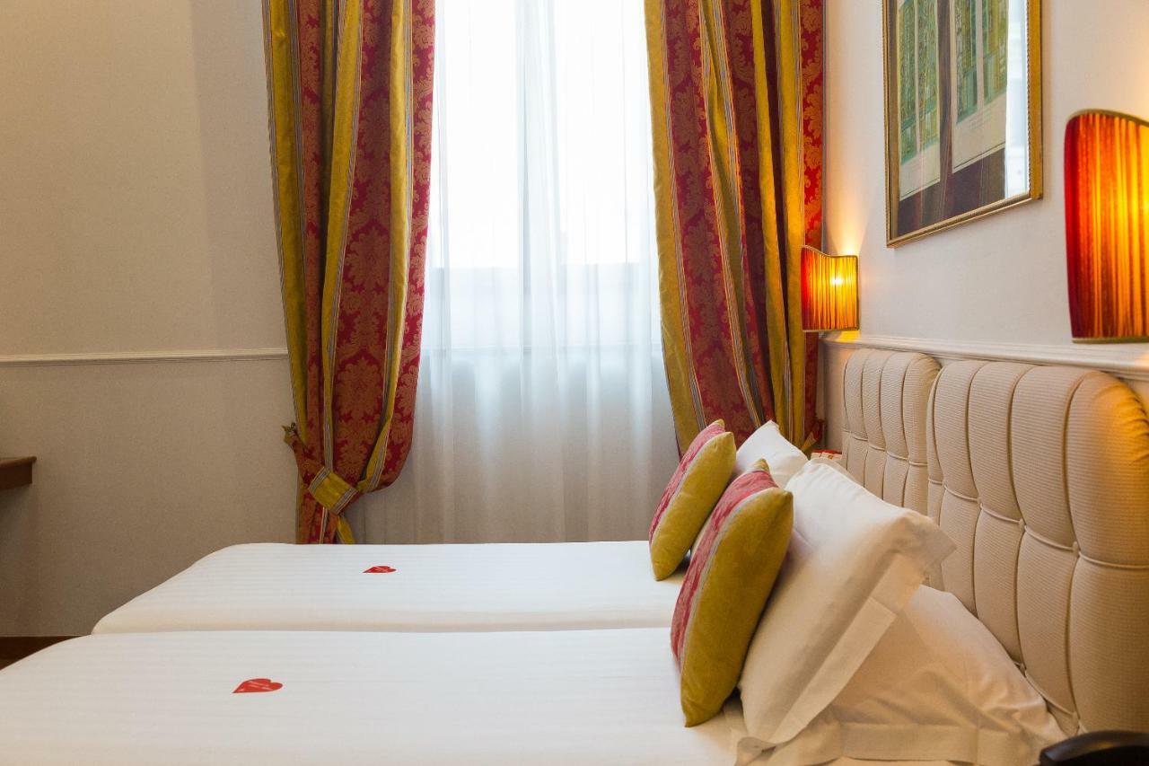 Triple Room,1589493459:JPEG