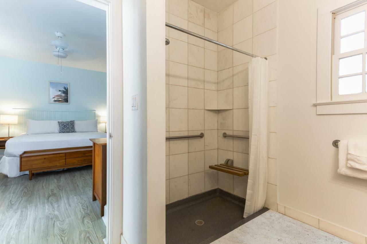 Cabana King Room-Accessible