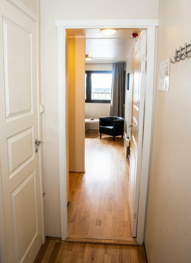 Single Room,1705576316:JPEG