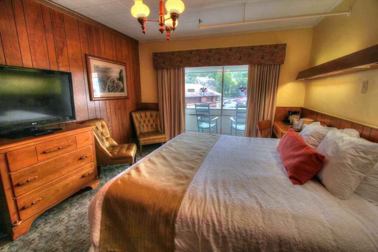 Standard Room One King Bed