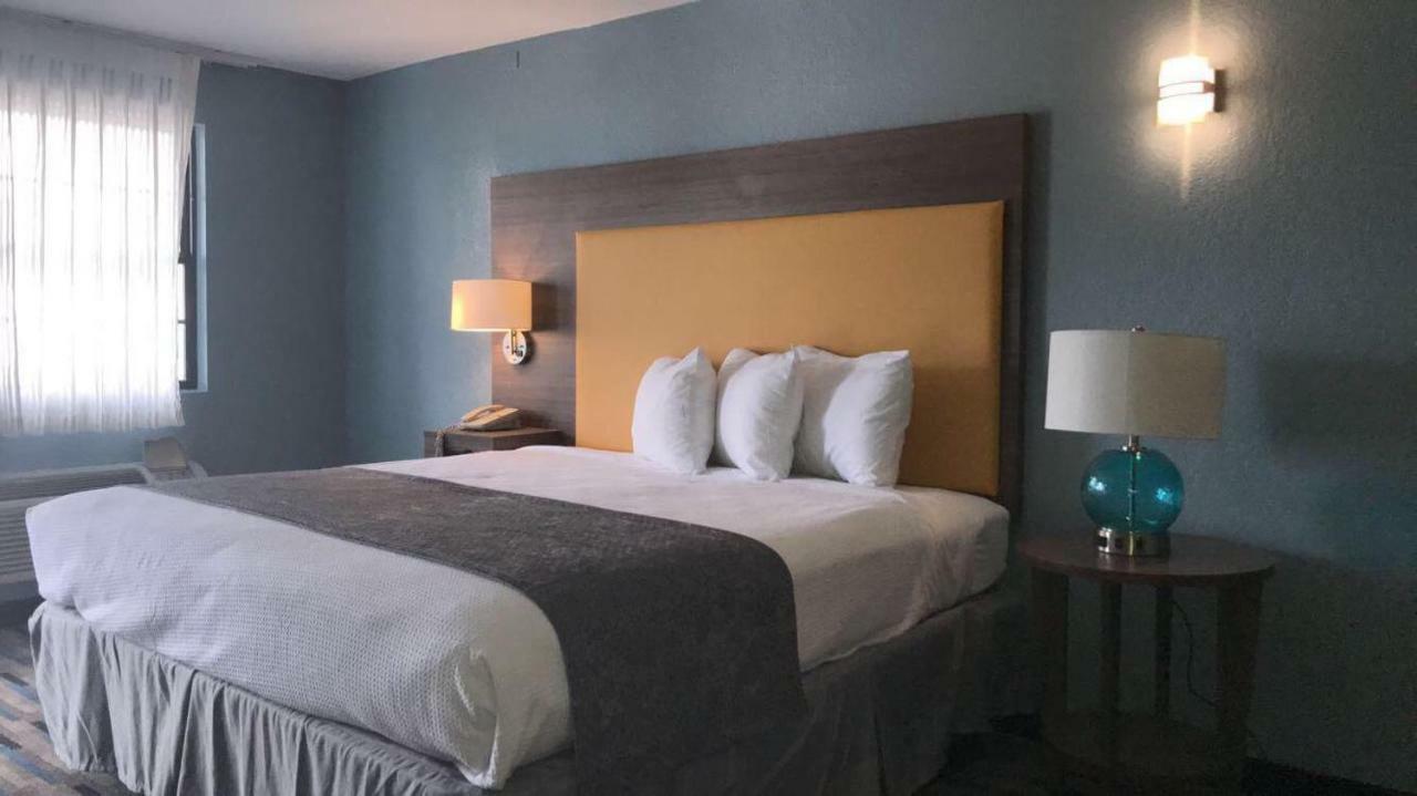 King Room Remodeled Non-Smoking