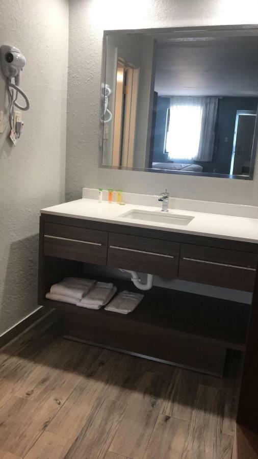 King Room Remodeled Non-Smoking