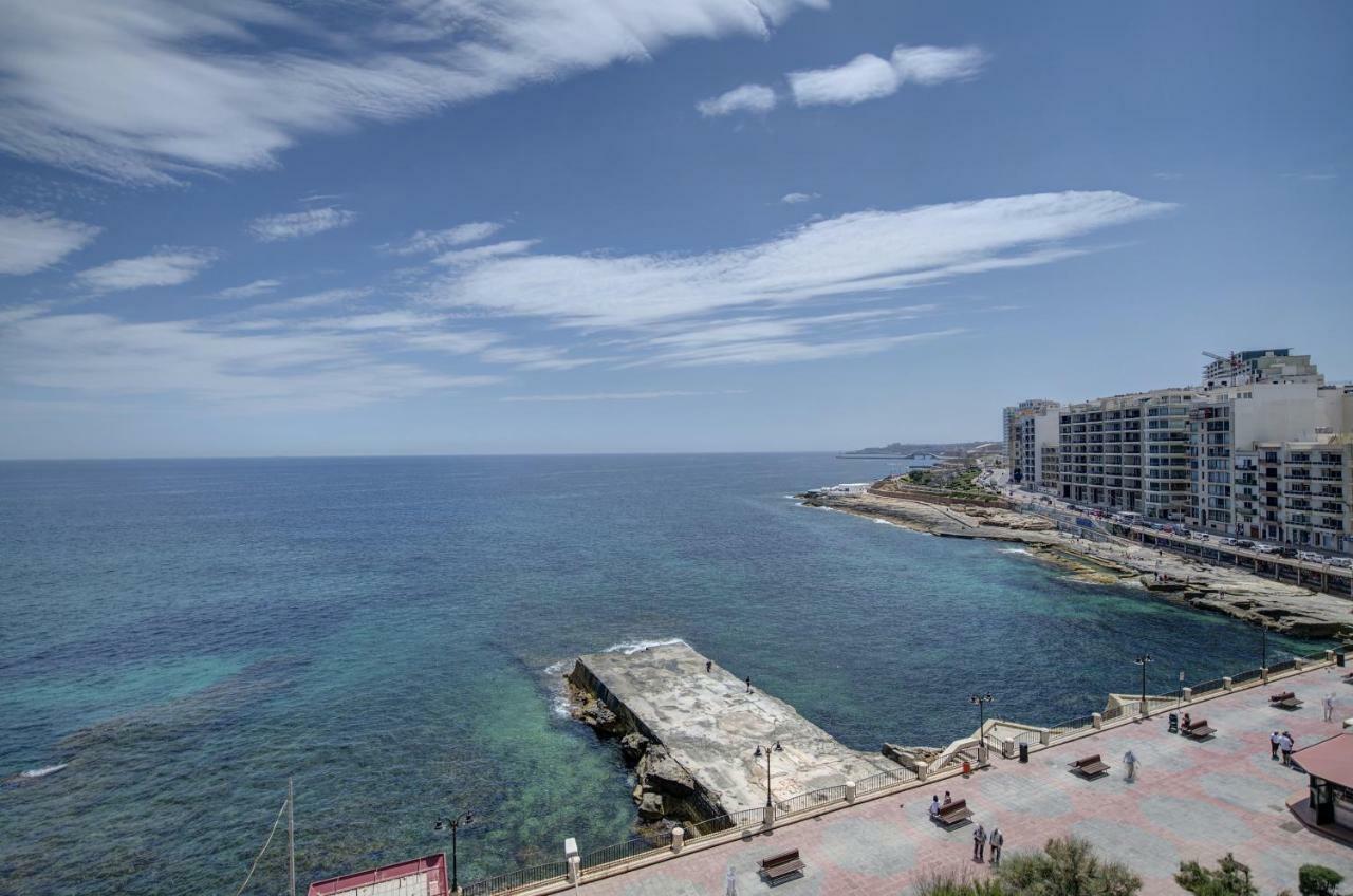 Double or Twin Room Sea View