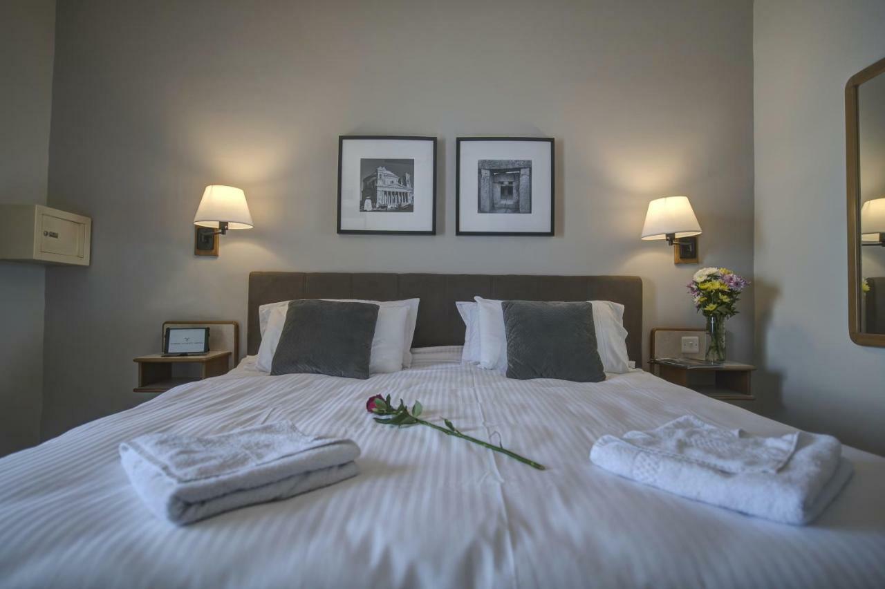 Double or Twin Room Sea View