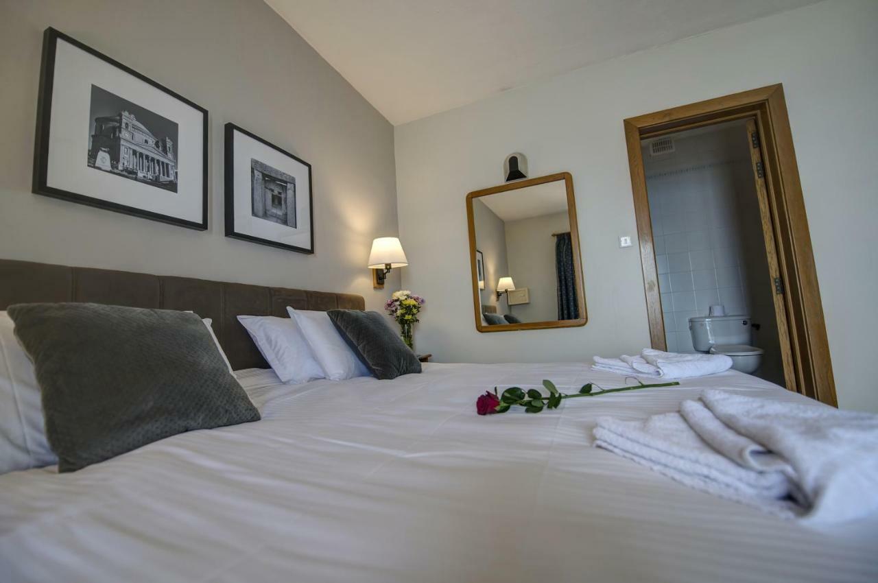 Double or Twin Room Sea View