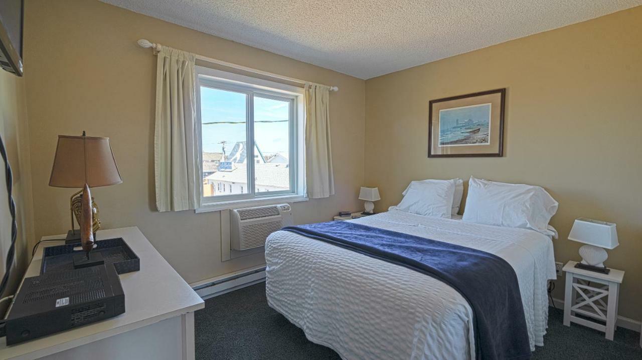 Upper One-Bedroom Suite