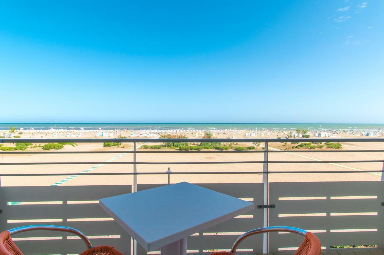 Double Room with Balcony - Sea Front,807851334:JPEG