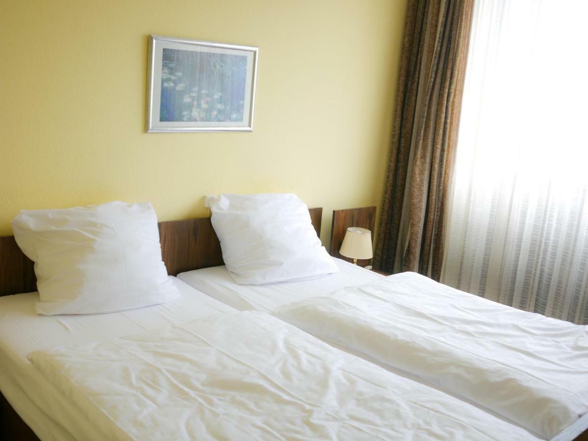 Standard Double Room,811331046:JPEG