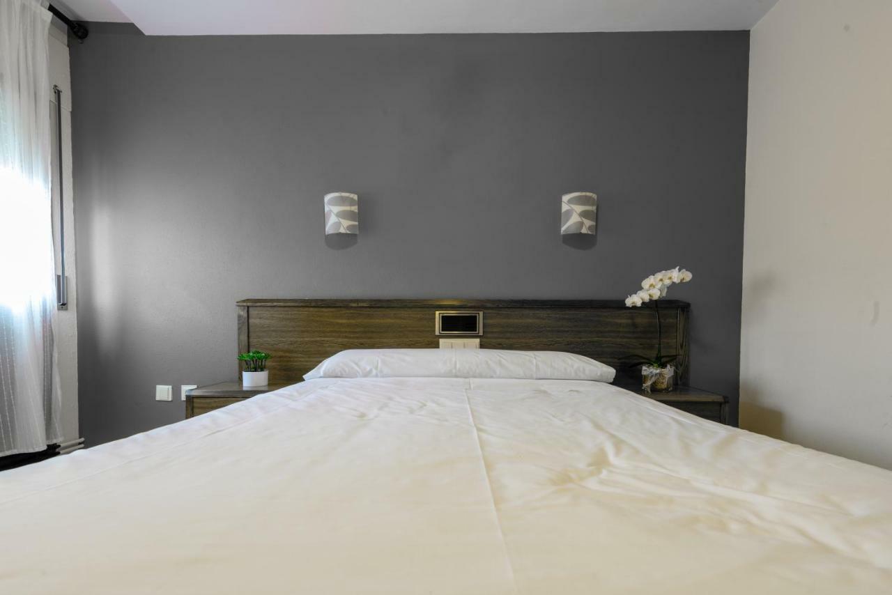 Standard Queen Room,813063234:JPEG