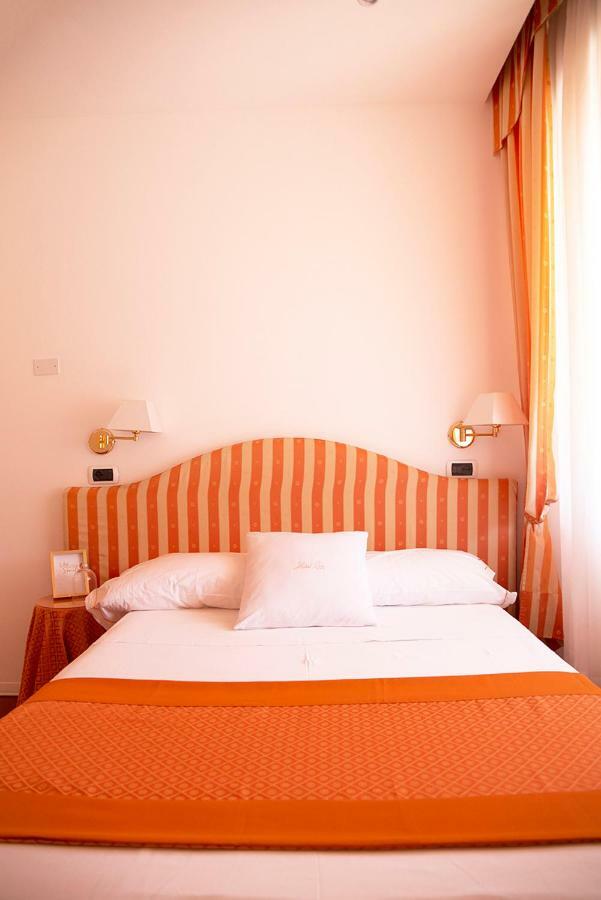 Small Single Room,1002133200:JPEG