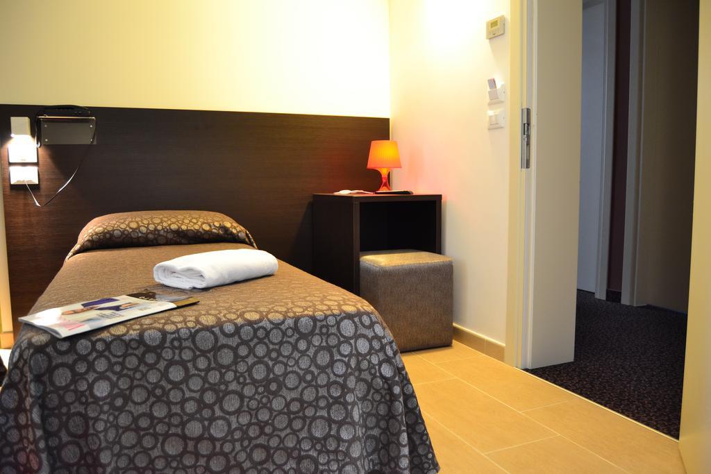 Basic Double Room,81234666:JPEG