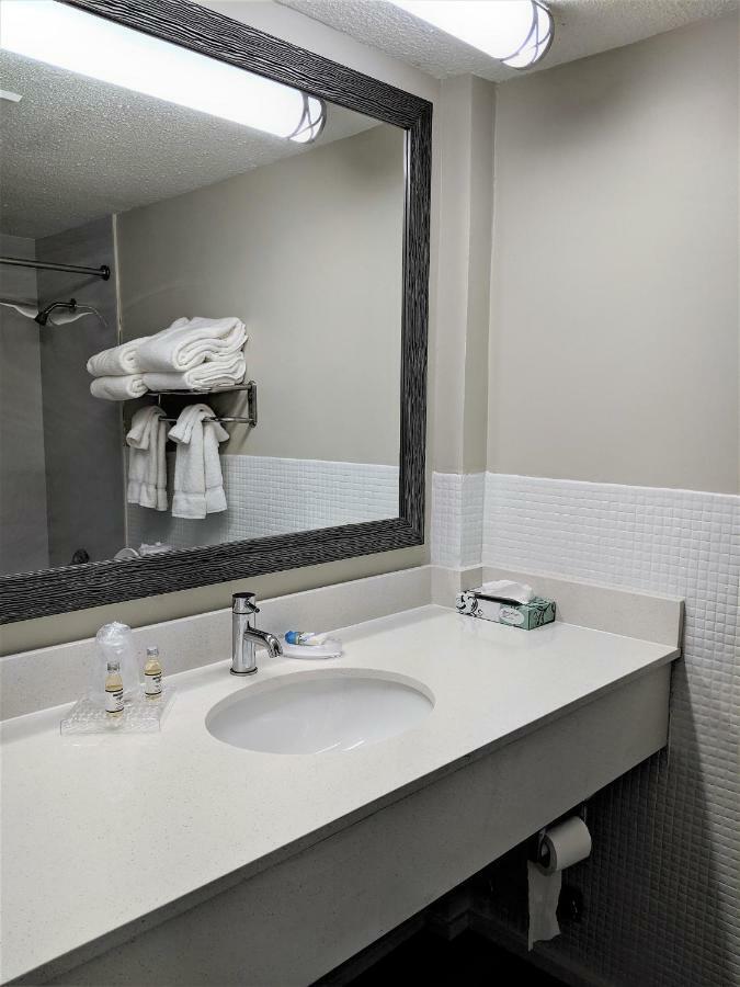 Room with 2 Double Beds - Courtyard