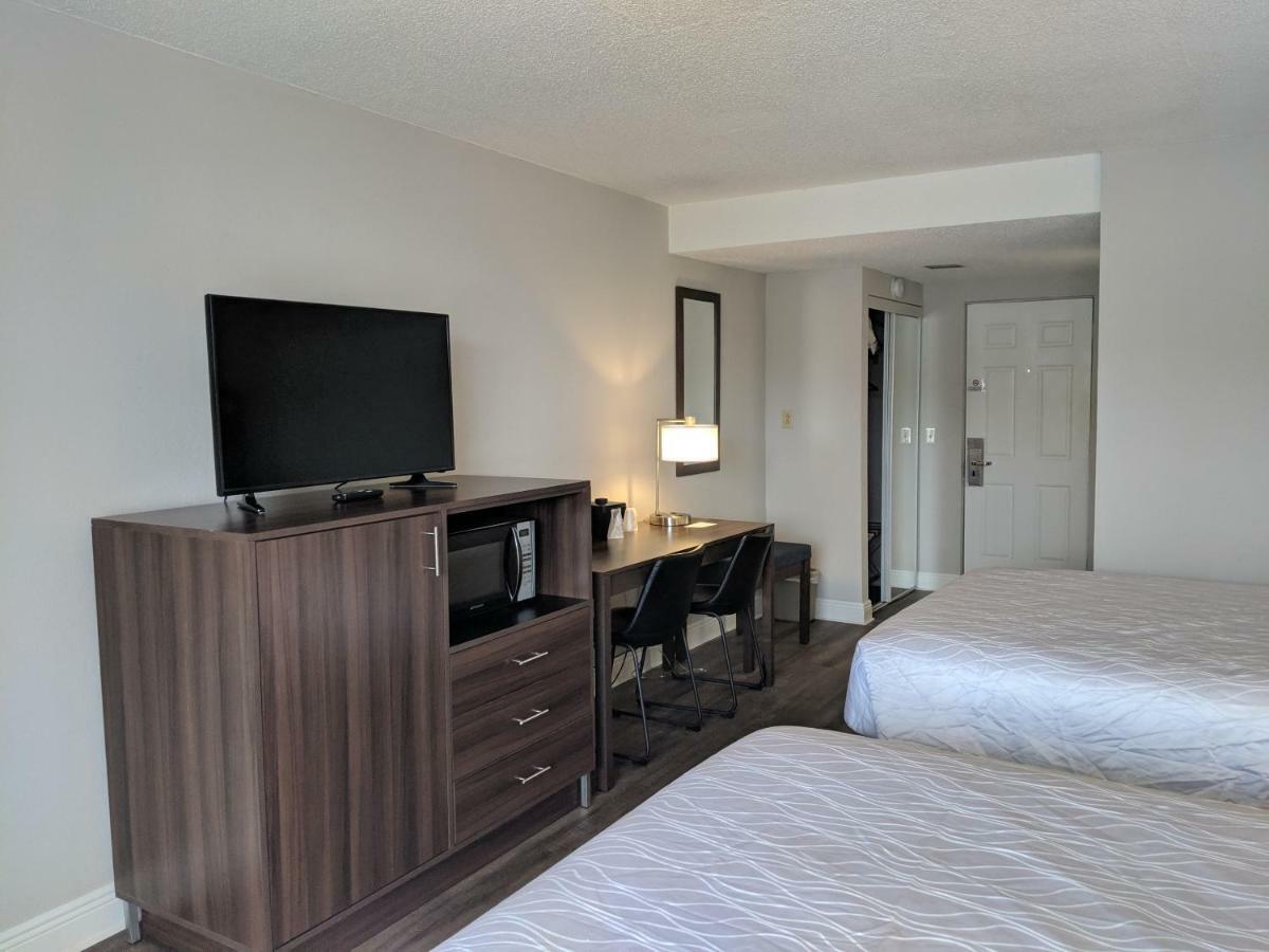 Deluxe Room Two Queen Beds Lake View
