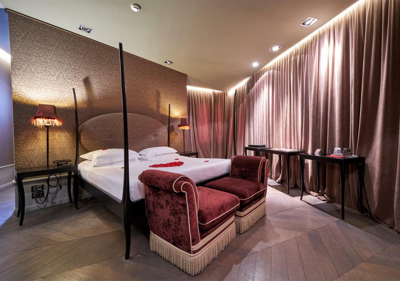 Deluxe Junior Suite Grand Canal View