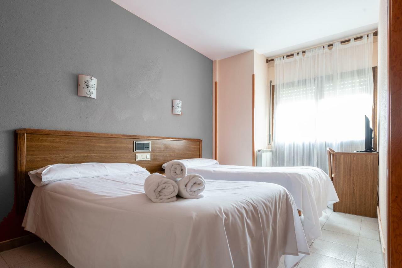 Double or Twin Room,813063612:JPEG
