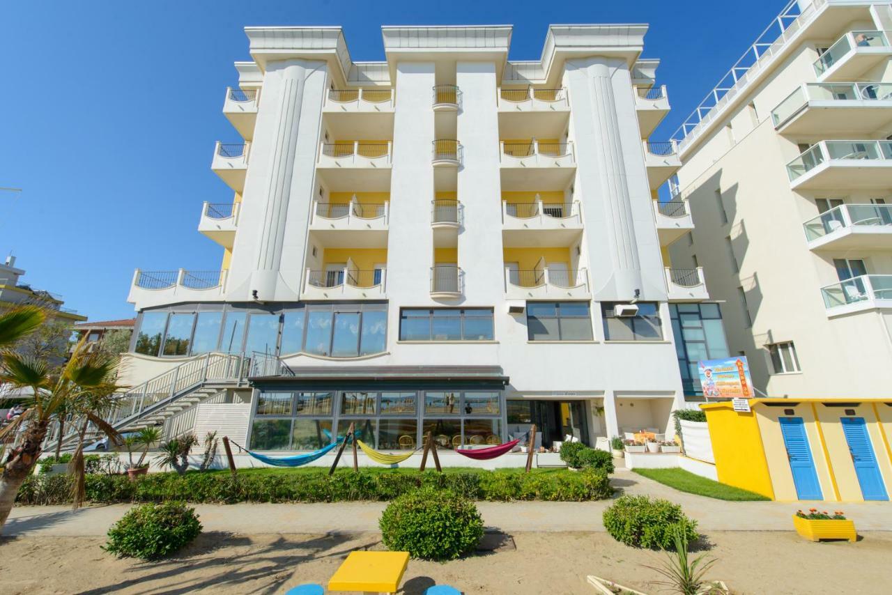 Junior Suite Beach Front