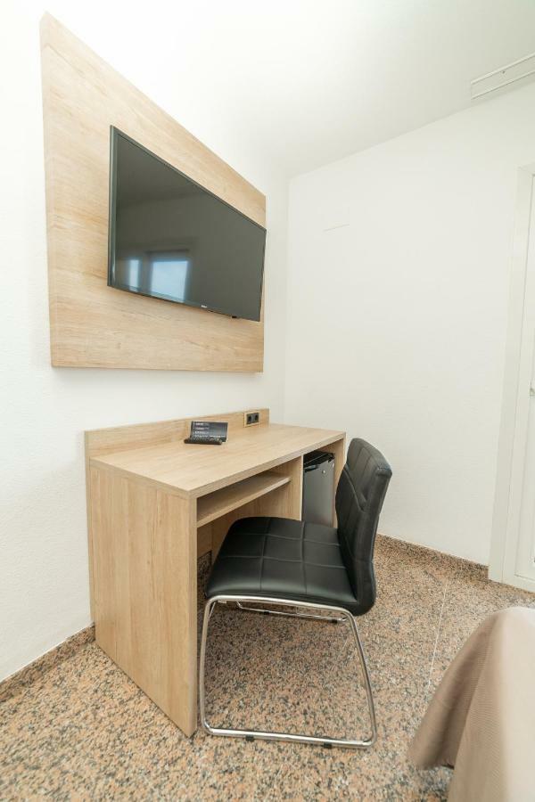 Double or Twin Room Side Sea View