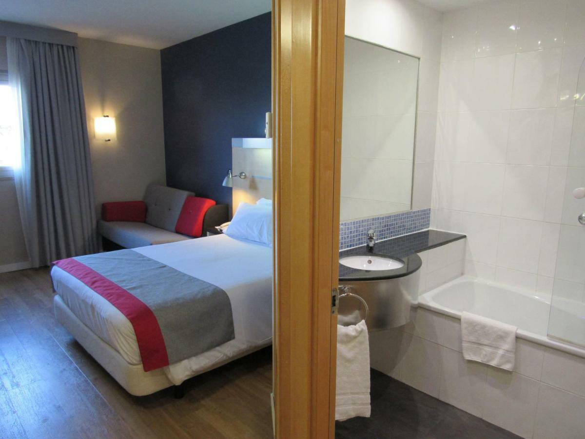 Standard Twin Room,813371940:JPEG