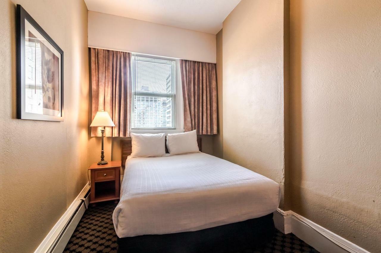 Three-Bed Unit,951302251:JPEG