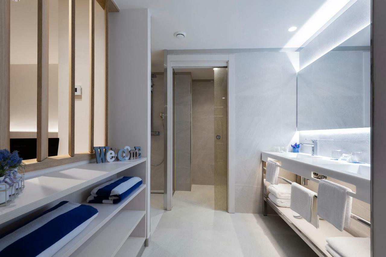 Junior Suite with Sea View (2 Adults + 1 Child),1245876124:JPEG
