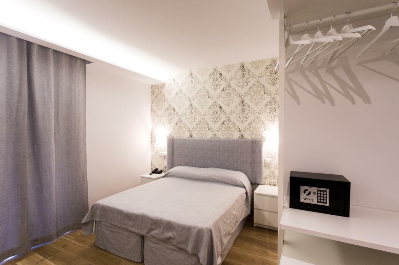 Deluxe Triple Room Terrace