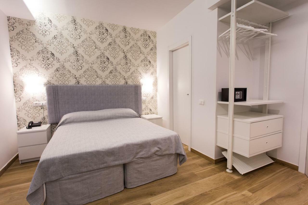 Deluxe Triple Room Terrace
