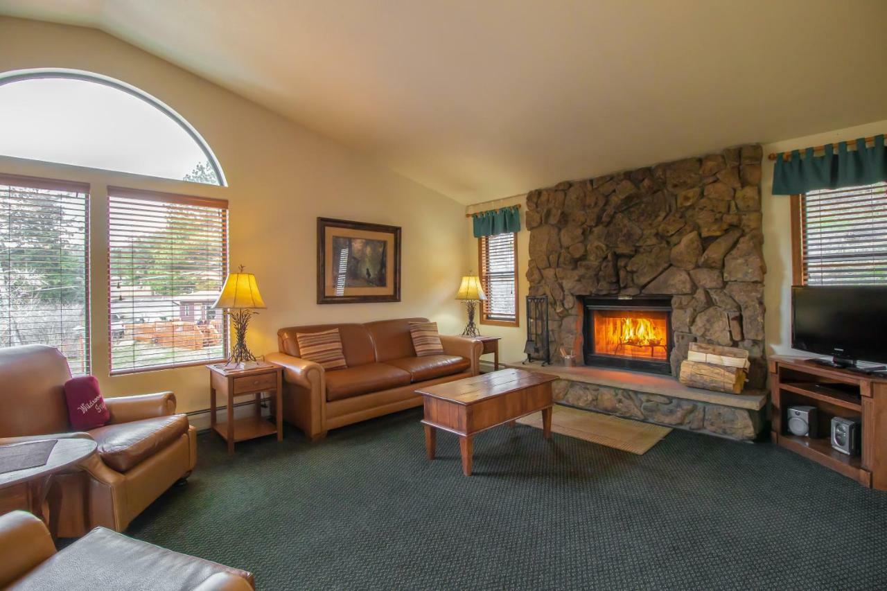 Two-Bedroom House,815752043:JPEG
