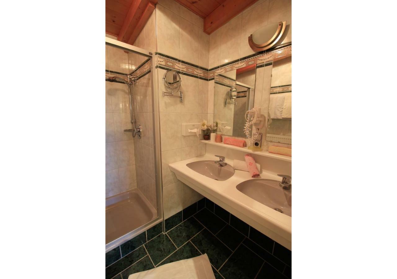 Comfort Two-Bedroom Apartment,815814950:JPEG