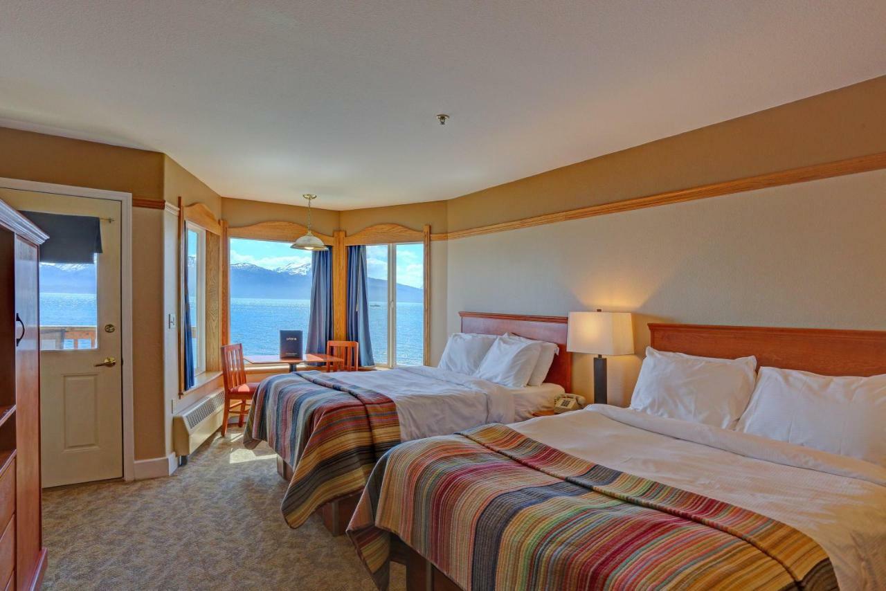 Standard Twin Room with Sea View