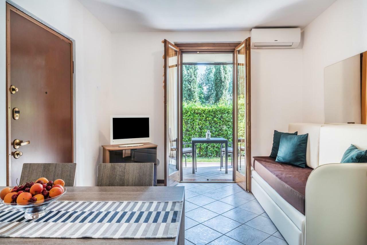 One-Bedroom Apartment Private Garden