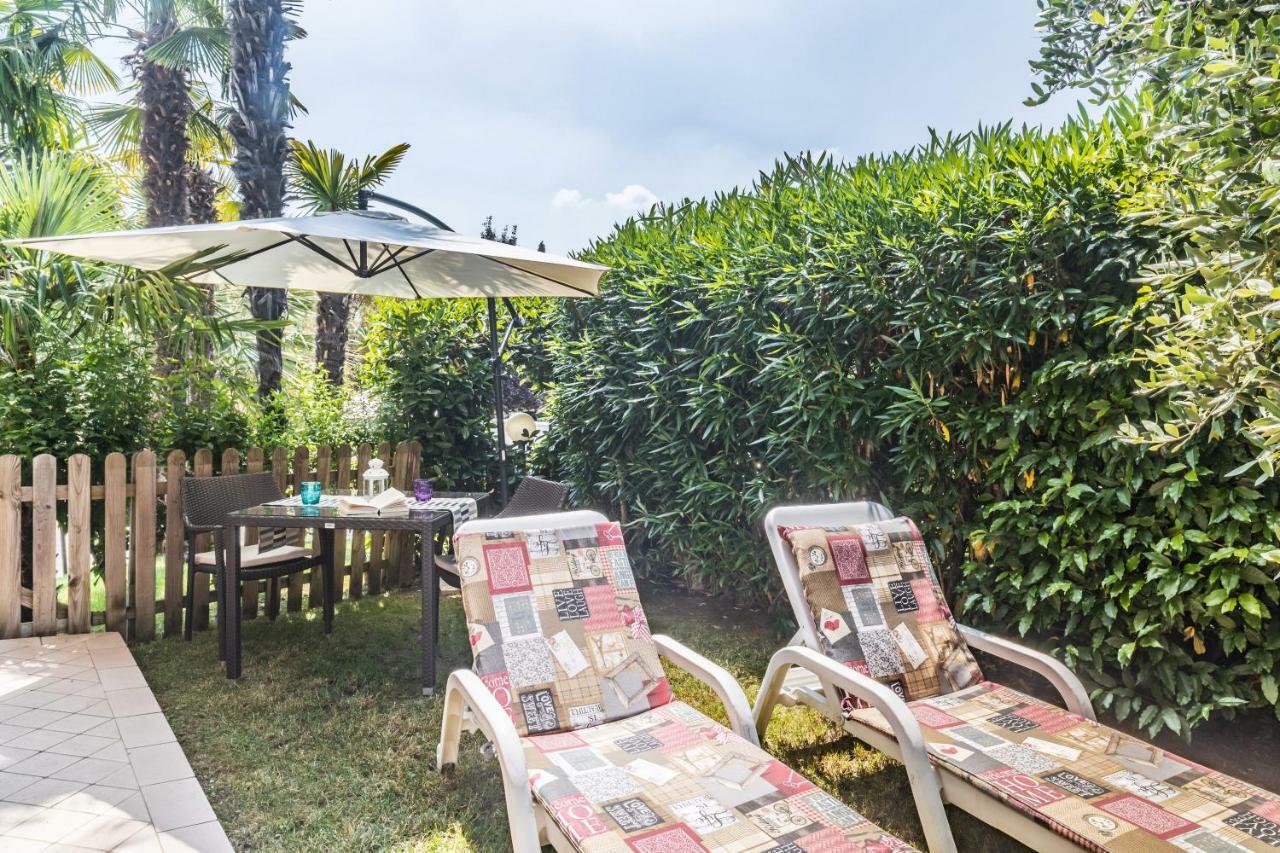 One-Bedroom Apartment Private Garden