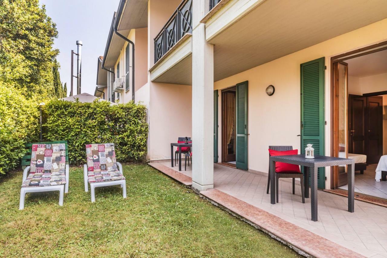 One-Bedroom Apartment Private Garden