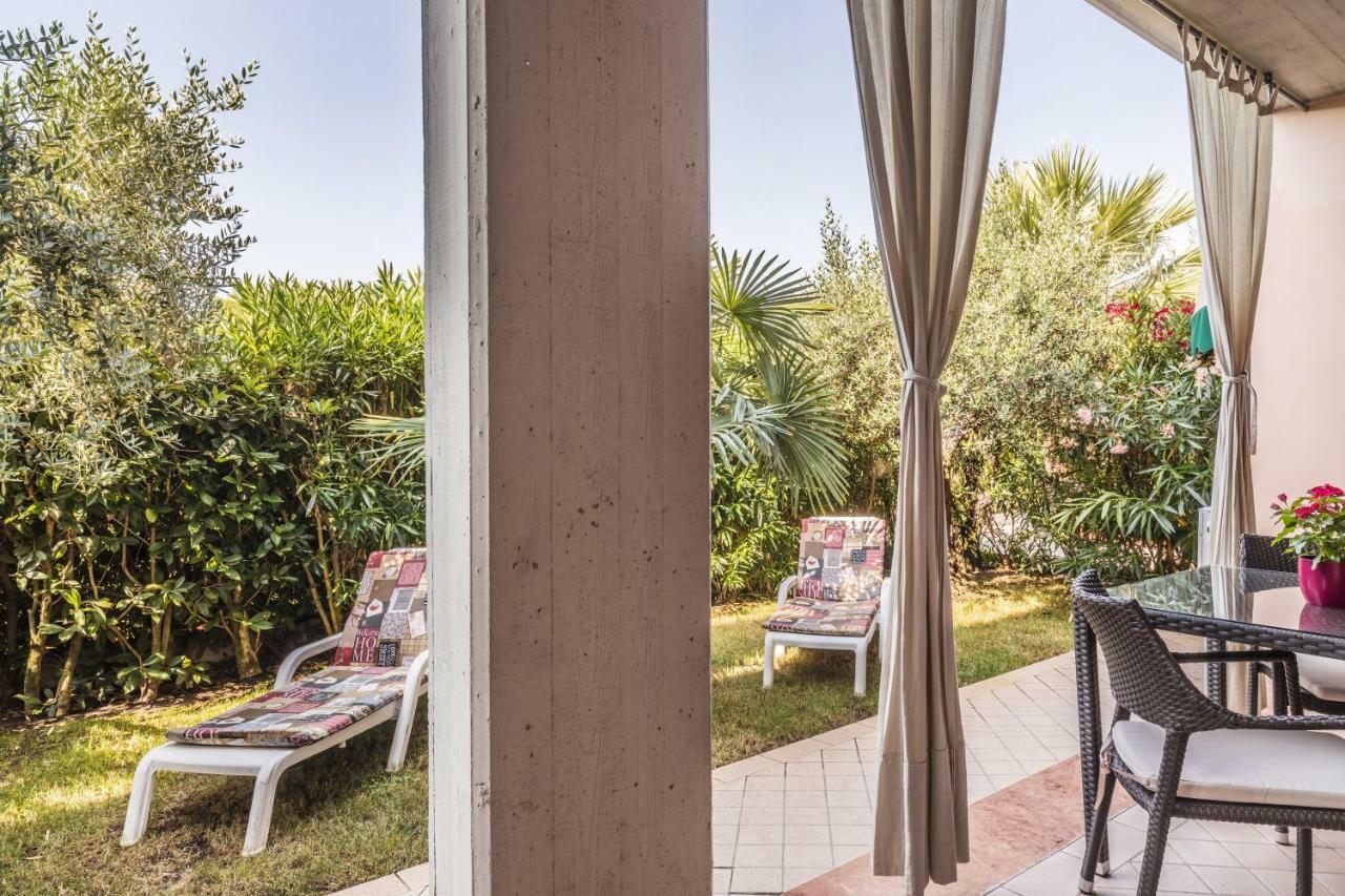 One-Bedroom Apartment Private Garden