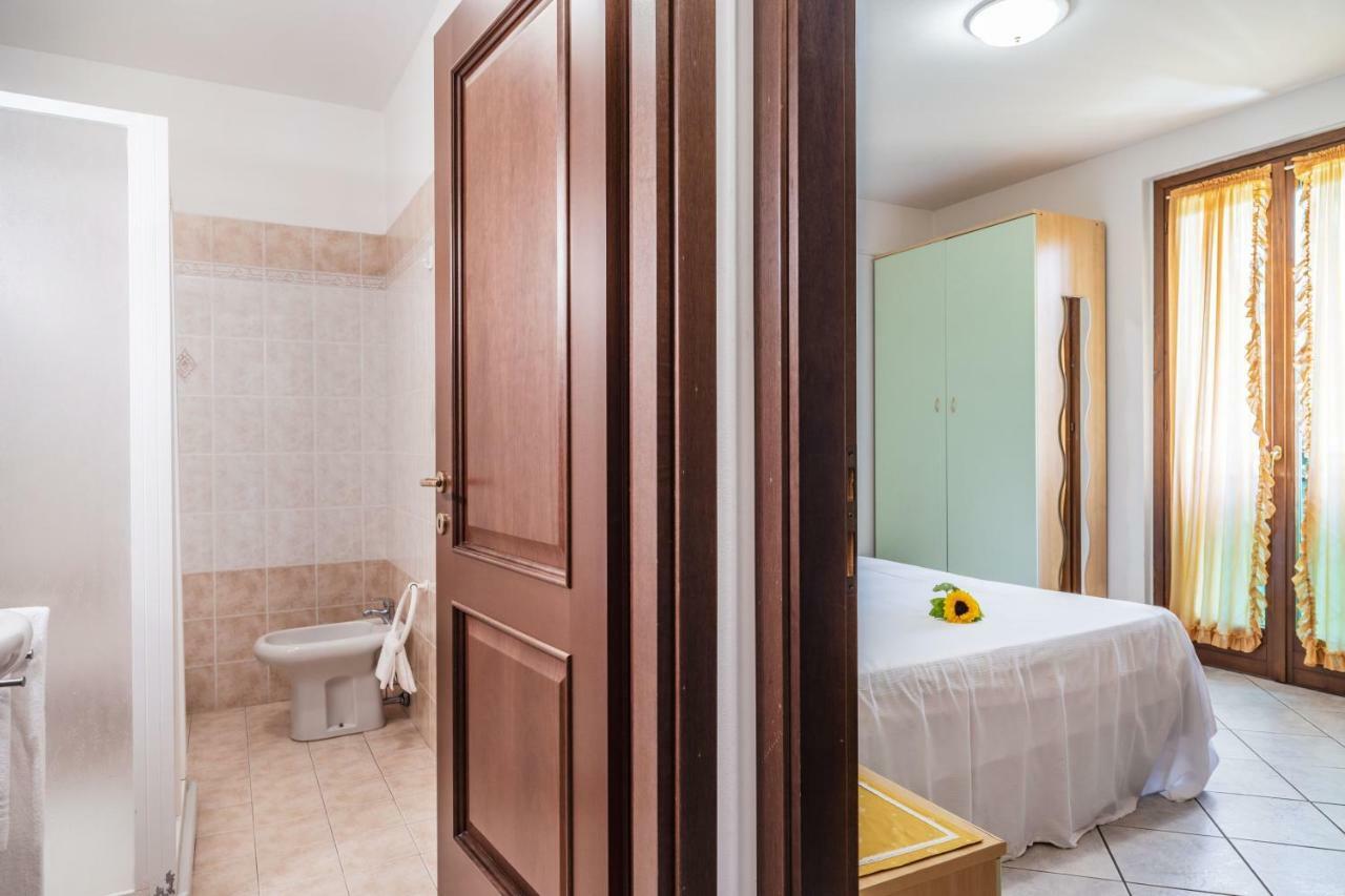 Standard One-Bedroom Apartment,816780317:JPEG