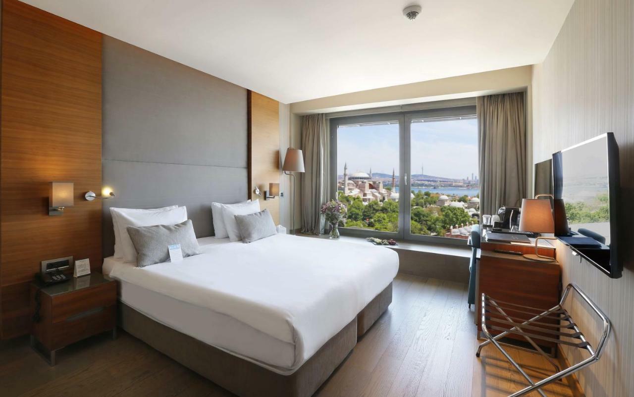 Double or Twin Room Sea View