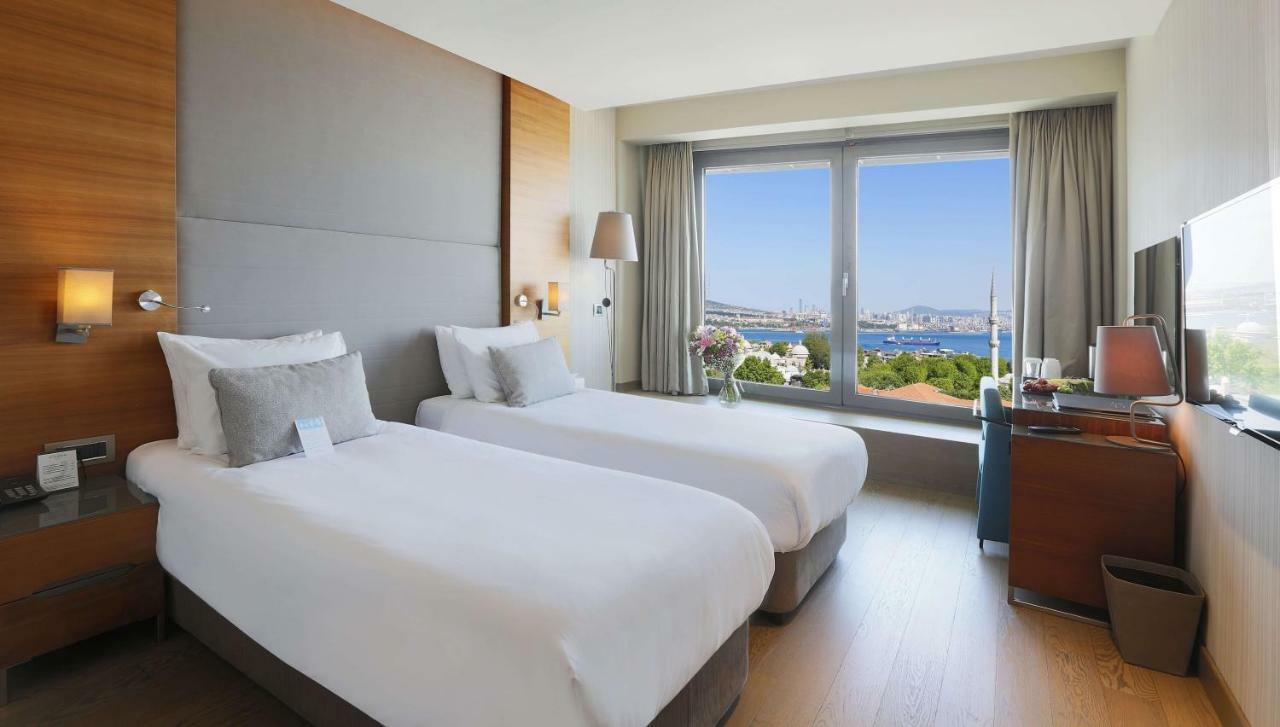 Double or Twin Room Sea View