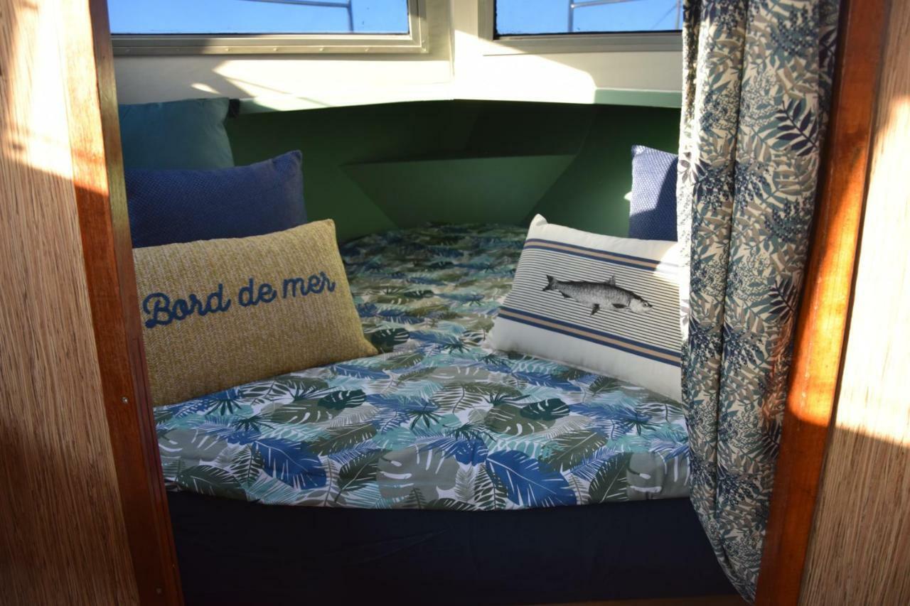 Studio on Boat the Garden,817788392:JPEG