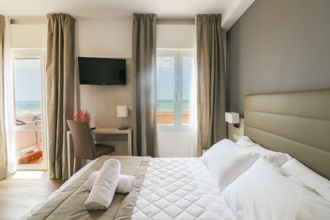 Deluxe Double or Twin Room Sea View
