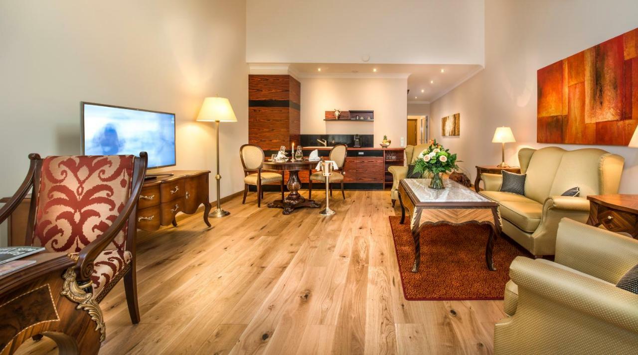 Deluxe Apartment